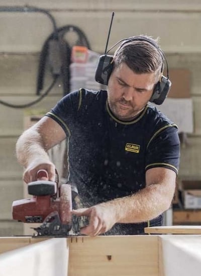 snekker_low_nav_promo-1-1